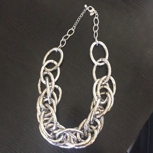 Metallic chain necklace